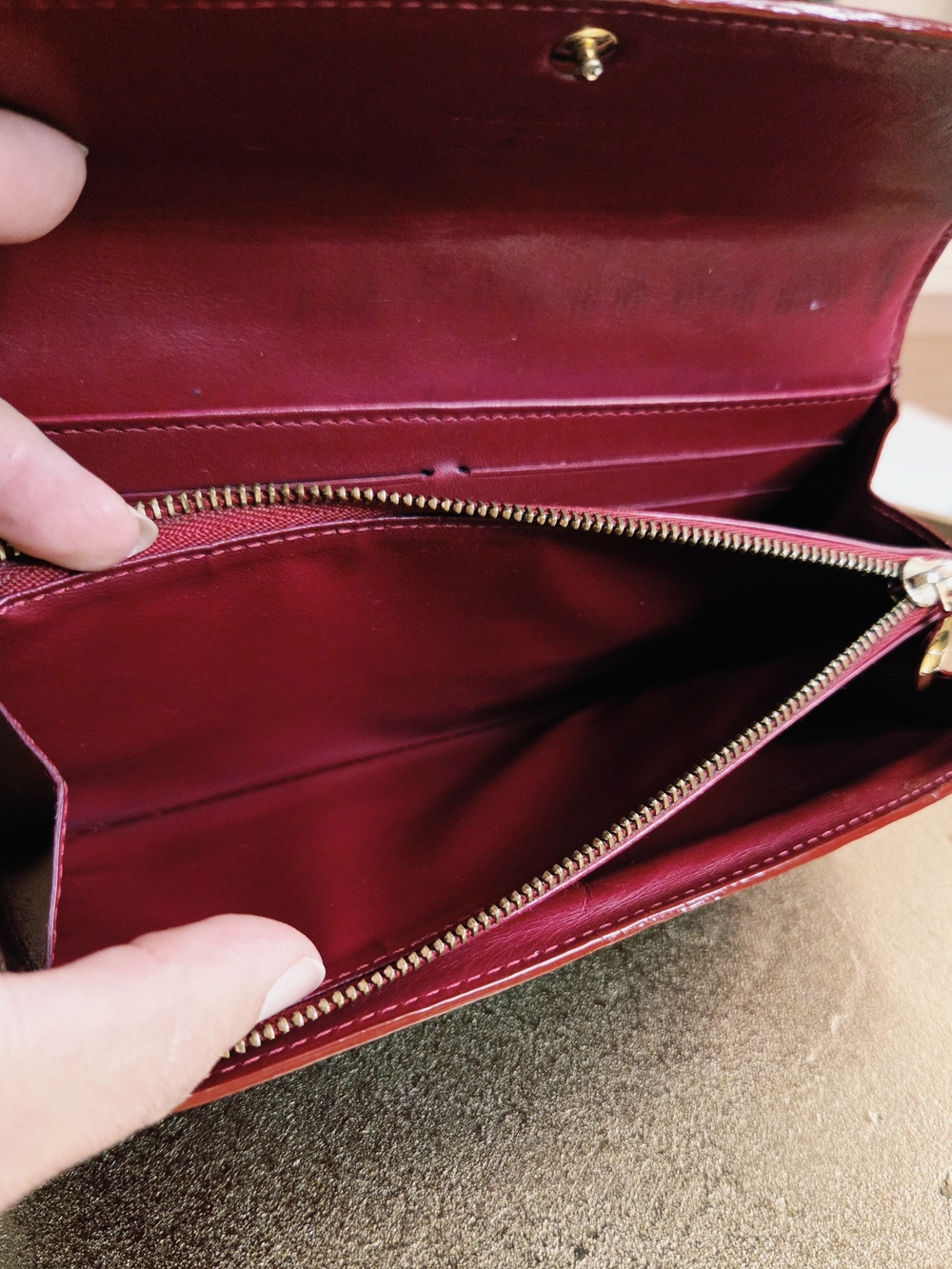 Authentic Louis Vuitton Sarah Wallet Pomme D'Amour Red Vernis Patent Leather - Picture 10 of 15